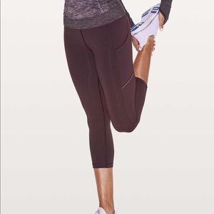 Lululemon cropped maroon leggings w/ pockets